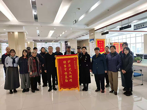 档案寻踪忆英烈　温情服务传初心